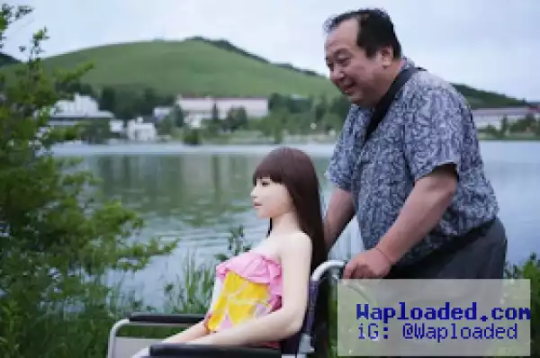 61 year old father of 2 finds true love with his rubber sex doll girlfriend